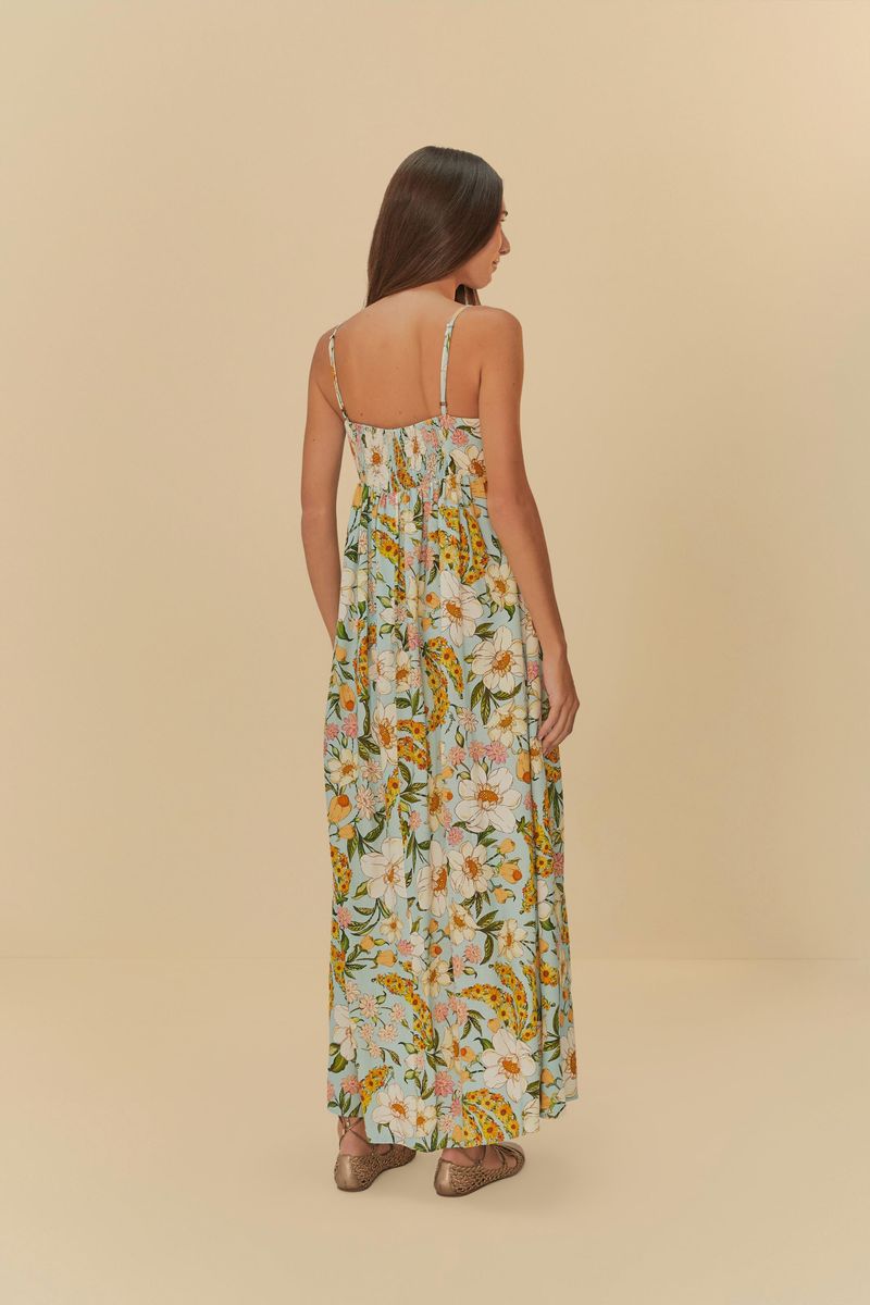 Detalle-del-corpiño-del-vestido-estampado-con-diseño-floral-tropical.
