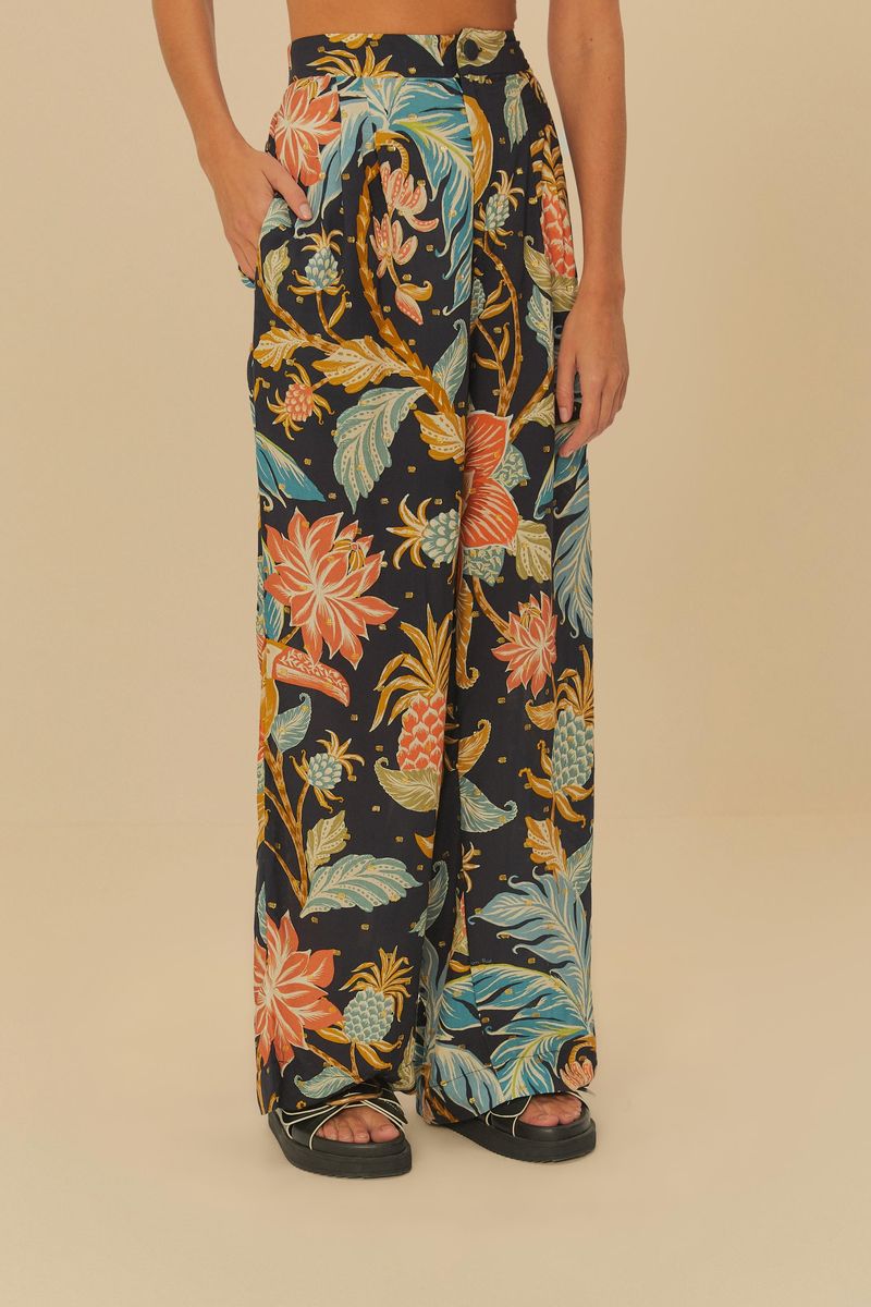 Detalle del Pantalón Palazzo Amalfi con estampado tropical y cintura alta.