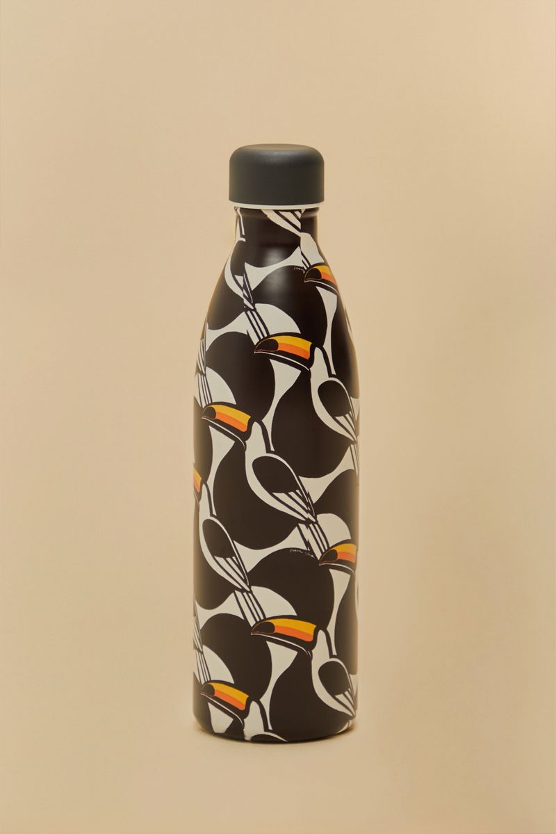 Garrafón con diseño moderno y geometría en negro, blanco y detalles en naranja y amarillo.