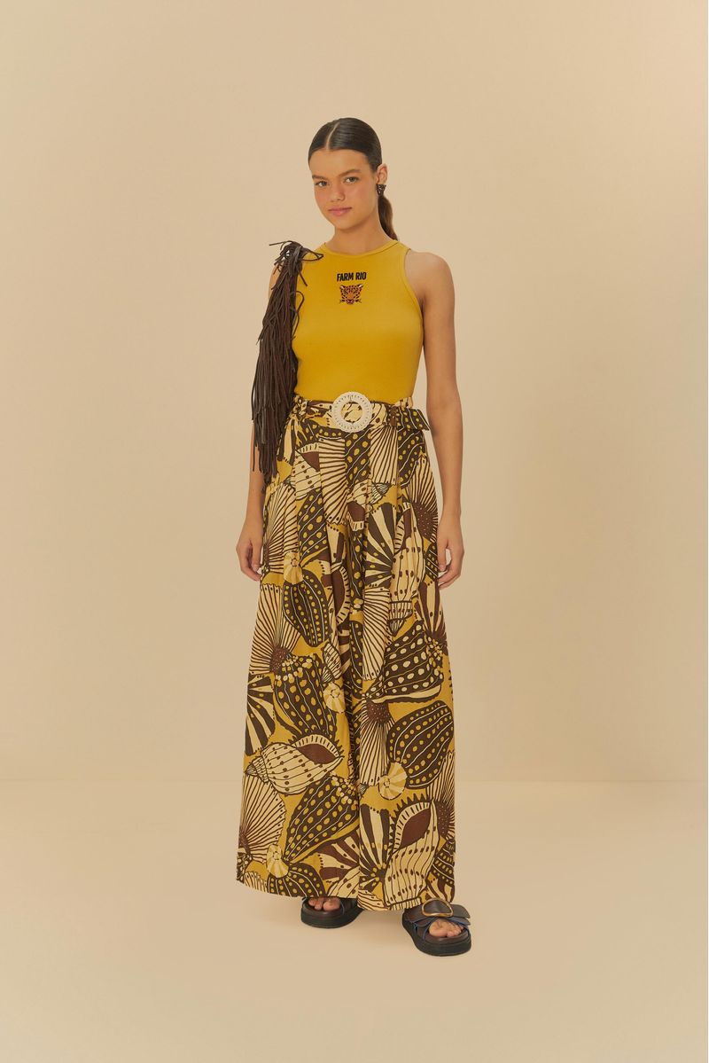 Regata Farm Rio Pássaro amarilla con estampado de pájaro, vista completa con falda estampada.