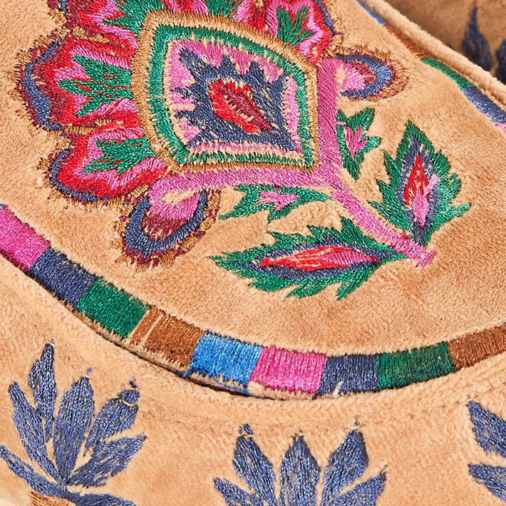 310168_6217_10-CAMEL-VELVET-MOC-CLOG-TAPESTRY