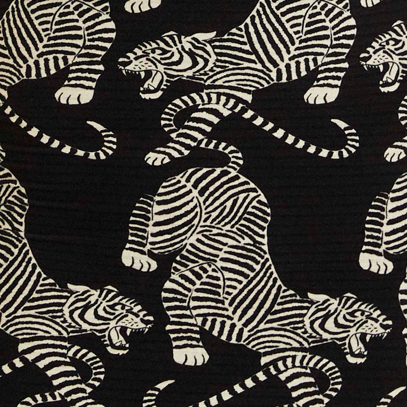 Detalle del estampado de tigres en blanco y negro de la saia midi Tigres.