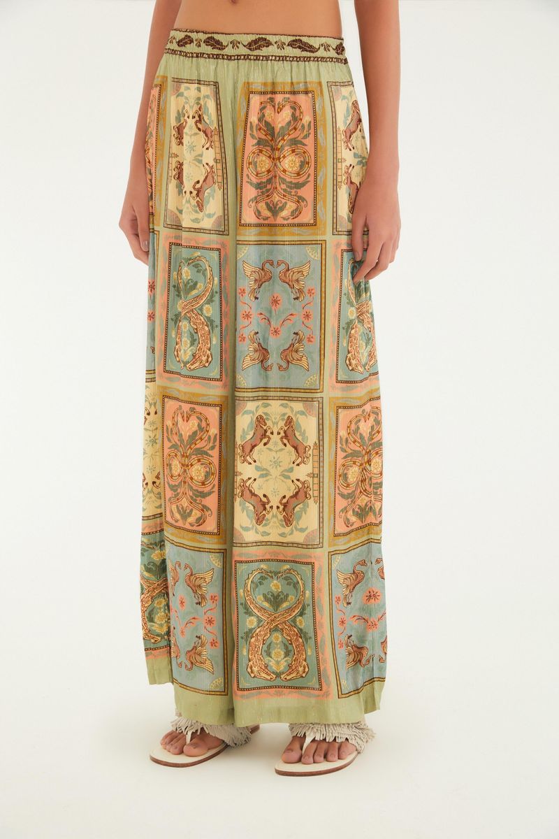 Pantalón ancho estampado visto de espaldas