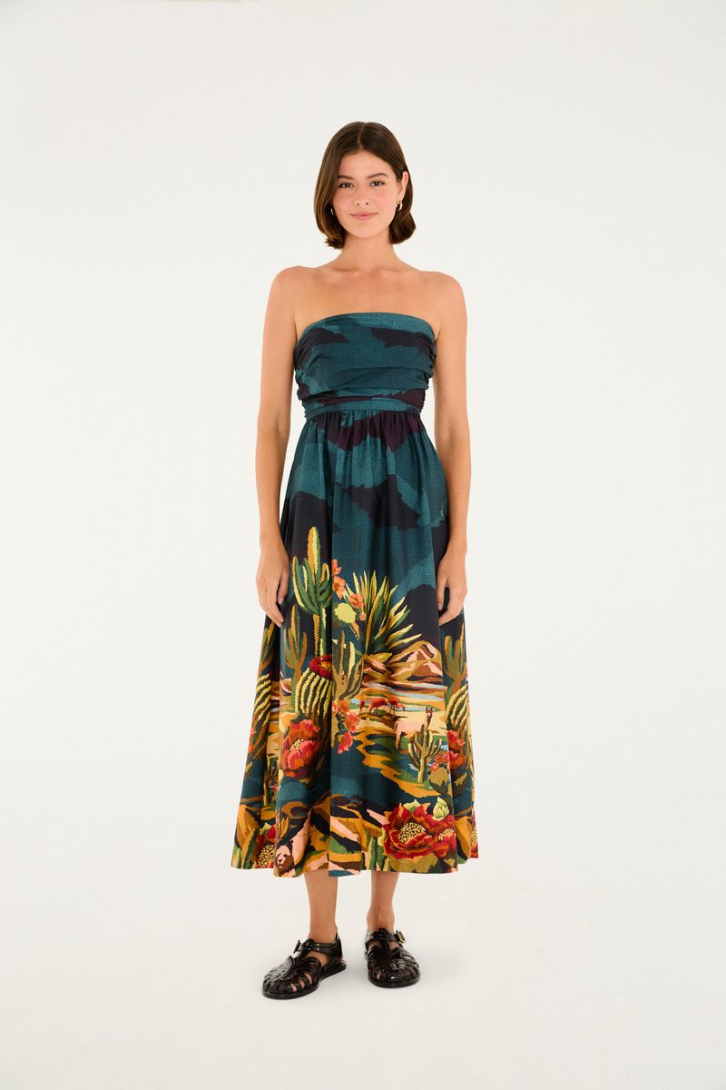 Imagen de un vestido largo con estampado colorido, mostrando el frente del vestido.
