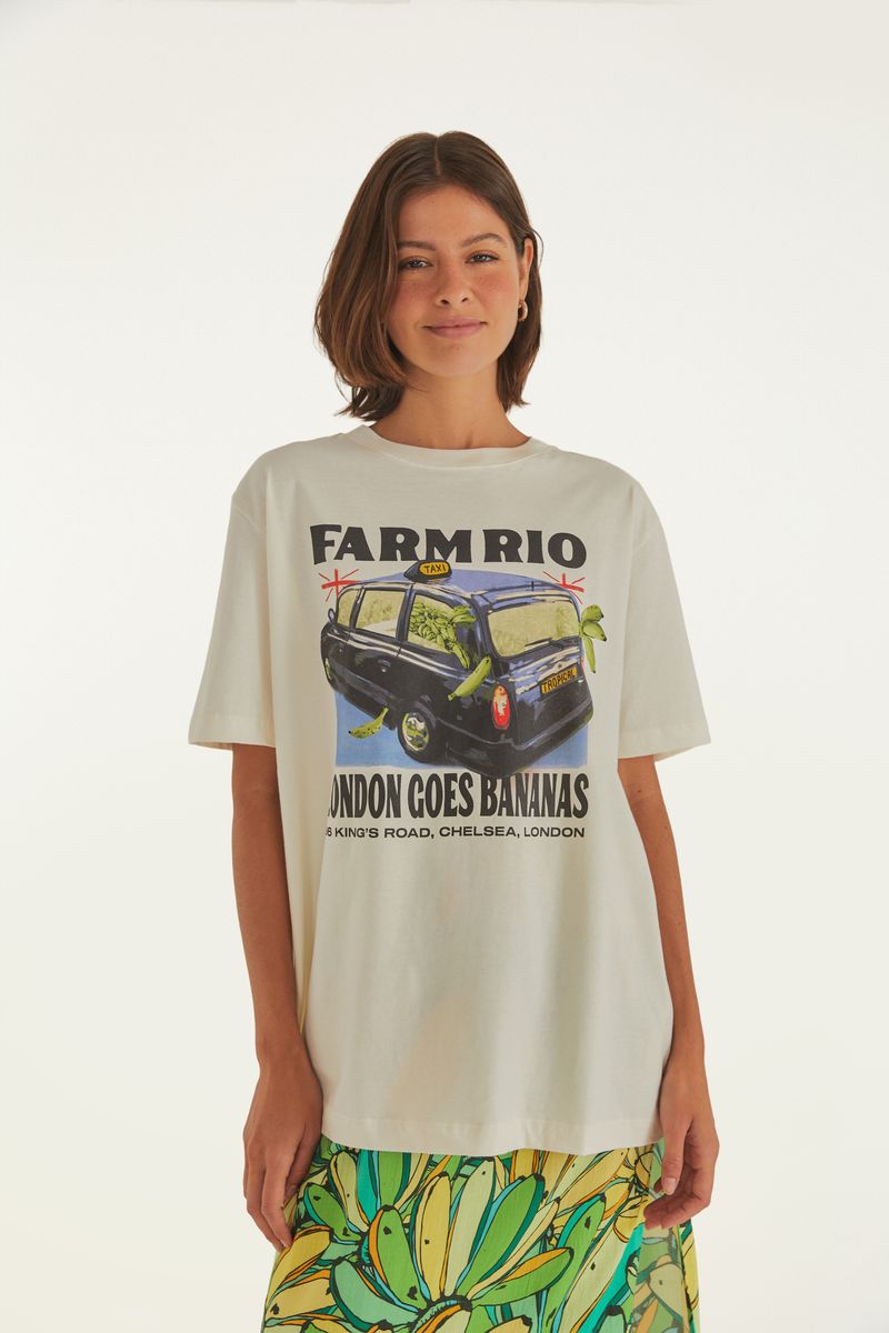 Camiseta estampada con tema de Londres y bananas, vista frontal.