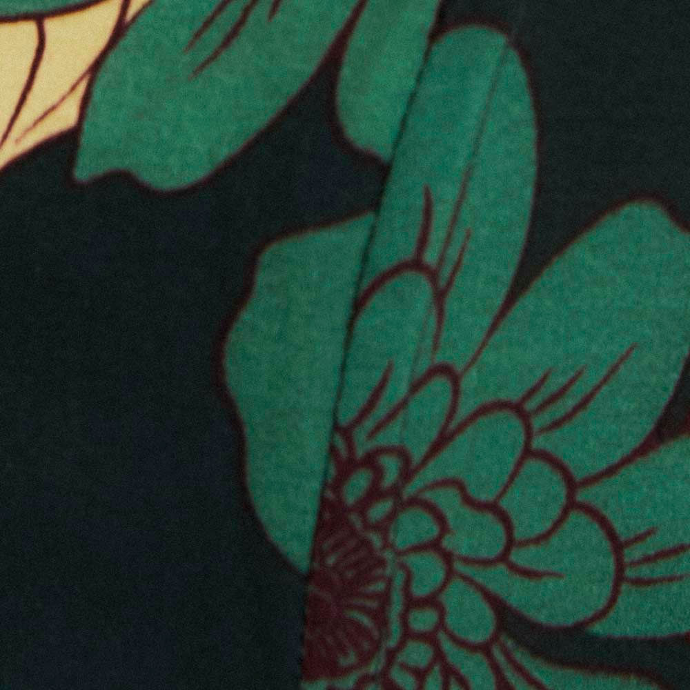 Detalle del estampado floral del conjunto Beatrice.