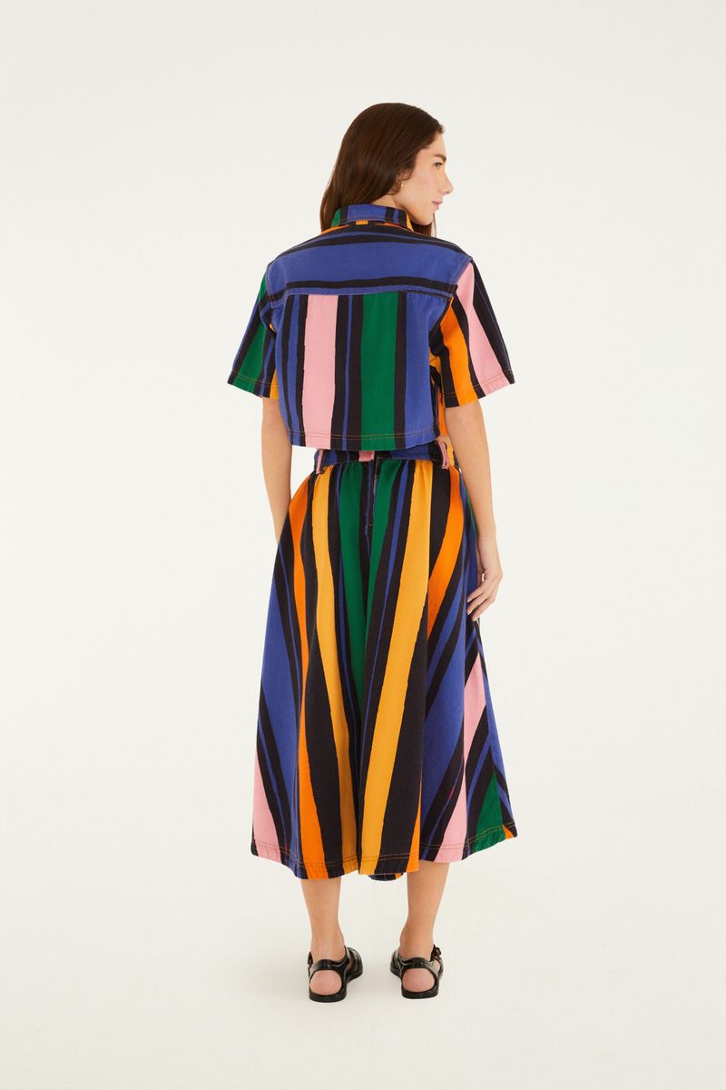 Saia midi de sarja con diseño de rayas coloridas, vista trasera.