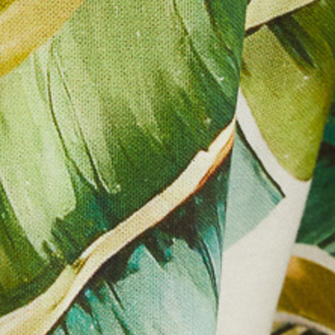Primer plano de la textura del tejido estampado con tema tropical.