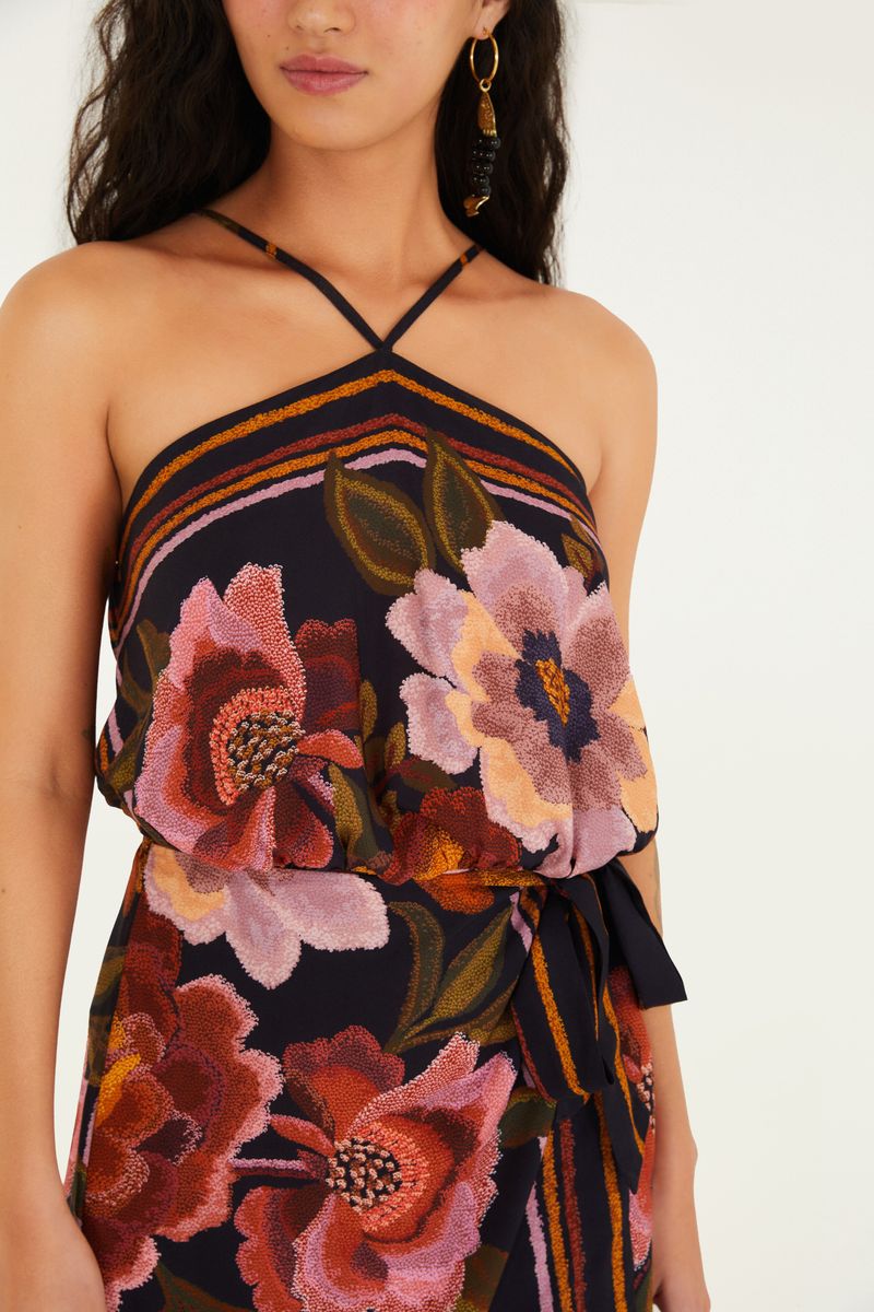Detalle del escote y estampado floral del vestido corto Cleo.