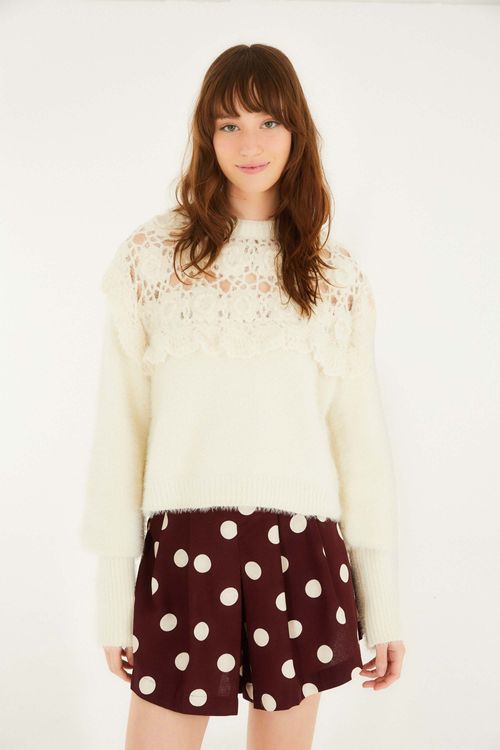 Cardigan De Punto Artesanal Con Canesú De Crochet